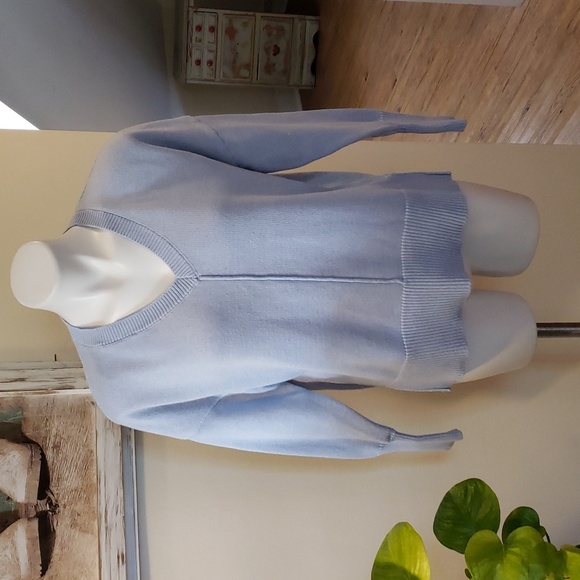 Tahari Sweater - Picture 1 of 6